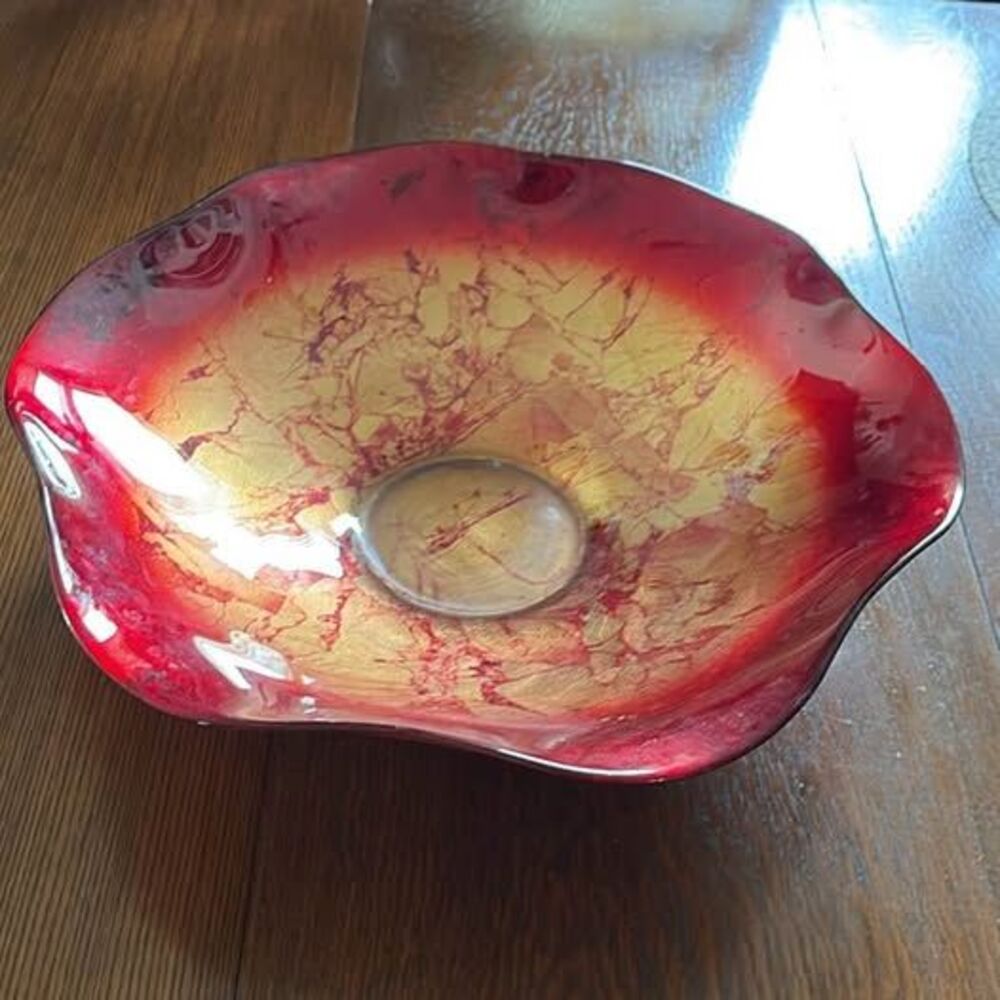 16” Decorative Red and Gold Art Glass Ruffled Bowl